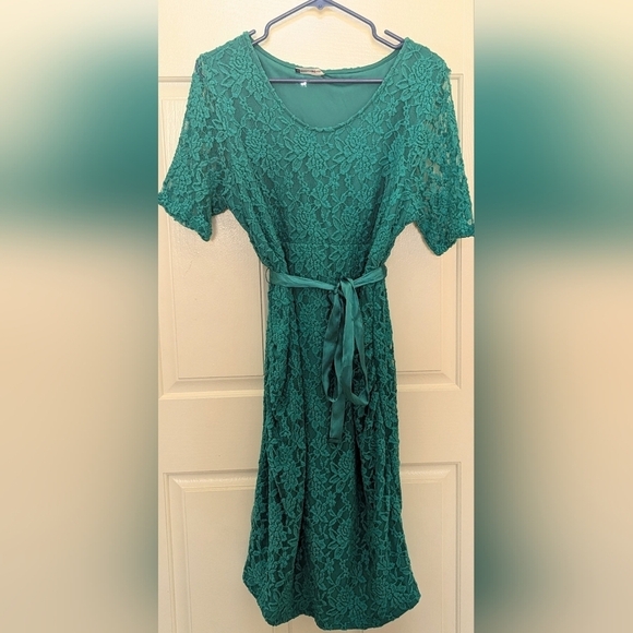 Planet Motherhood Dresses & Skirts - Women's lacey maternity cocktail dress in color teal